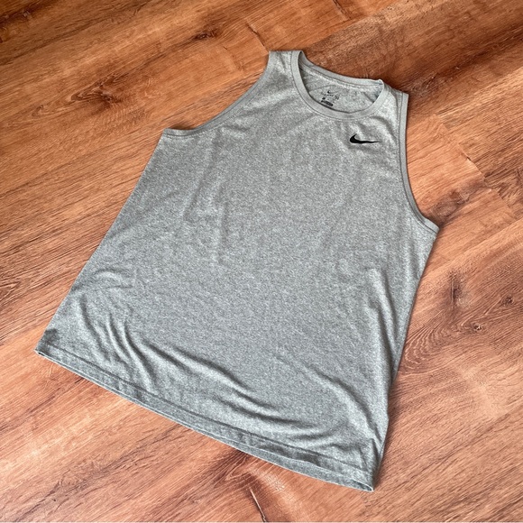 Nike women’s dri fit tank top gray muscle workout lifting LARGE logo swoosh soft - Picture 4 of 7